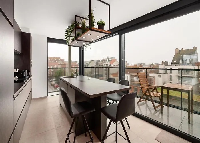 In Near The アパート *