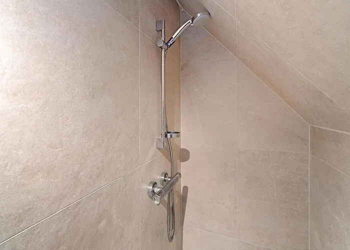 In Near The アパート *